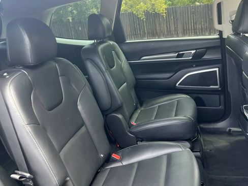 Used 2020 Kia Telluride S FWD image 14