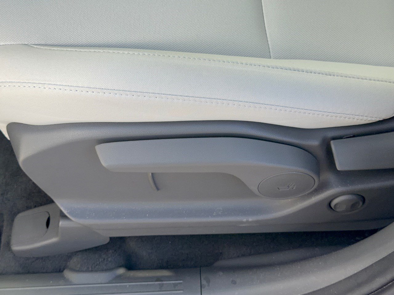 Used 2026 Hyundai Santa Fe SE FWD image 16