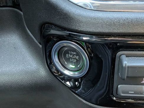Used 2025 GMC Sierra 1500 SLT RWD image 17