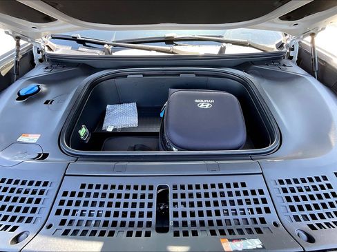 New 2026 Hyundai Ioniq 9 Calligraphy image 12