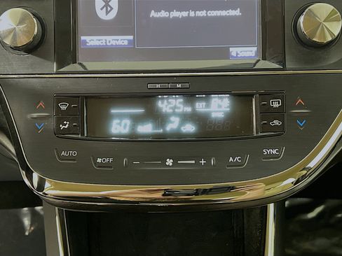 Used 2016 Toyota Avalon XLE image 26