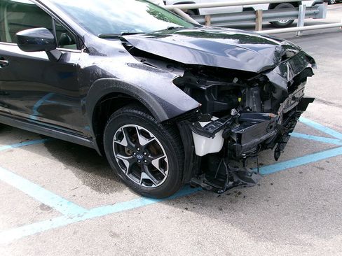Used 2019 Subaru Crosstrek 2.0i Premium w/ Popular Package #2 AWD/4WD image 3