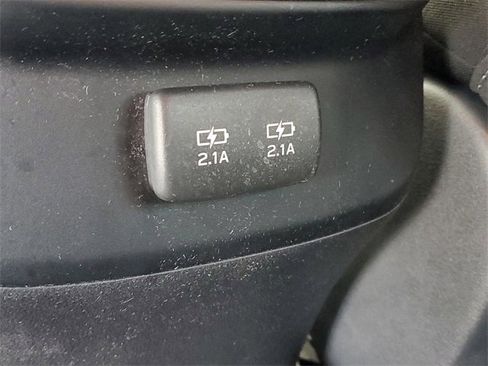 Used 2022 Subaru Outback Premium image 12