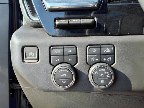 Used 2024 Chevrolet Silverado 2500 High Country w/ High Country Premium Package image 16