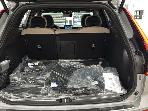 New 2026 Volvo XC60 T8 Plus w/ Protection Package Premier image 29