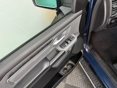 Used 2019 RAM 1500 Big Horn AWD/4WD image 16