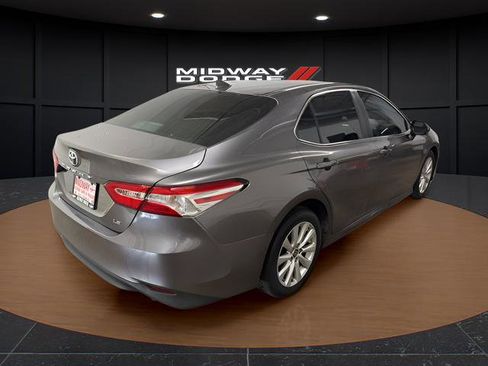 Used 2020 Toyota Camry LE FWD image 4