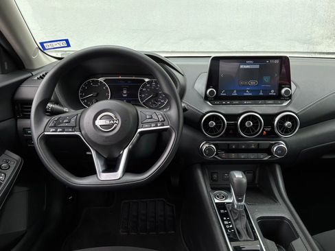 Used 2025 Nissan Sentra SV image 13