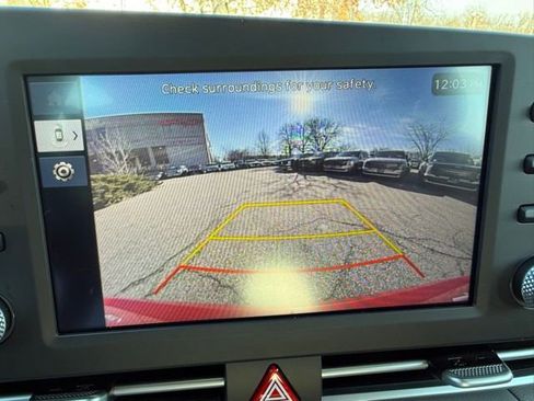 Certified 2025 Hyundai Elantra Sport image 15