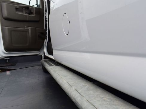 Used 2023 Chevrolet Express 2500 w/ Driver Convenience Package image 7