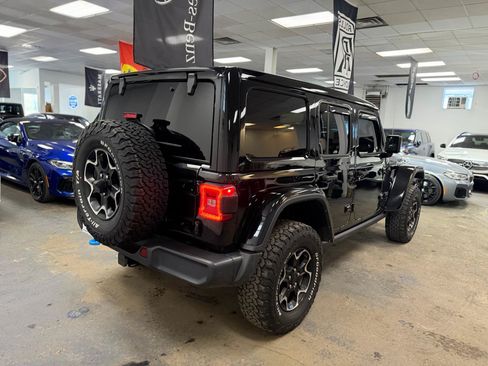 Used 2023 Jeep Wrangler Unlimited Rubicon 4xe w/ Cold Weather Group AWD/4WD image 7