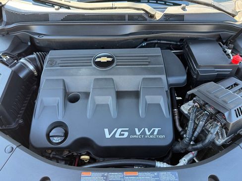 Used 2011 Chevrolet Equinox LT image 16