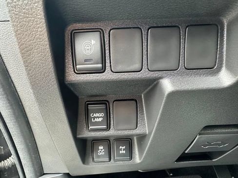Used 2026 Nissan Frontier PRO-4X AWD/4WD image 11