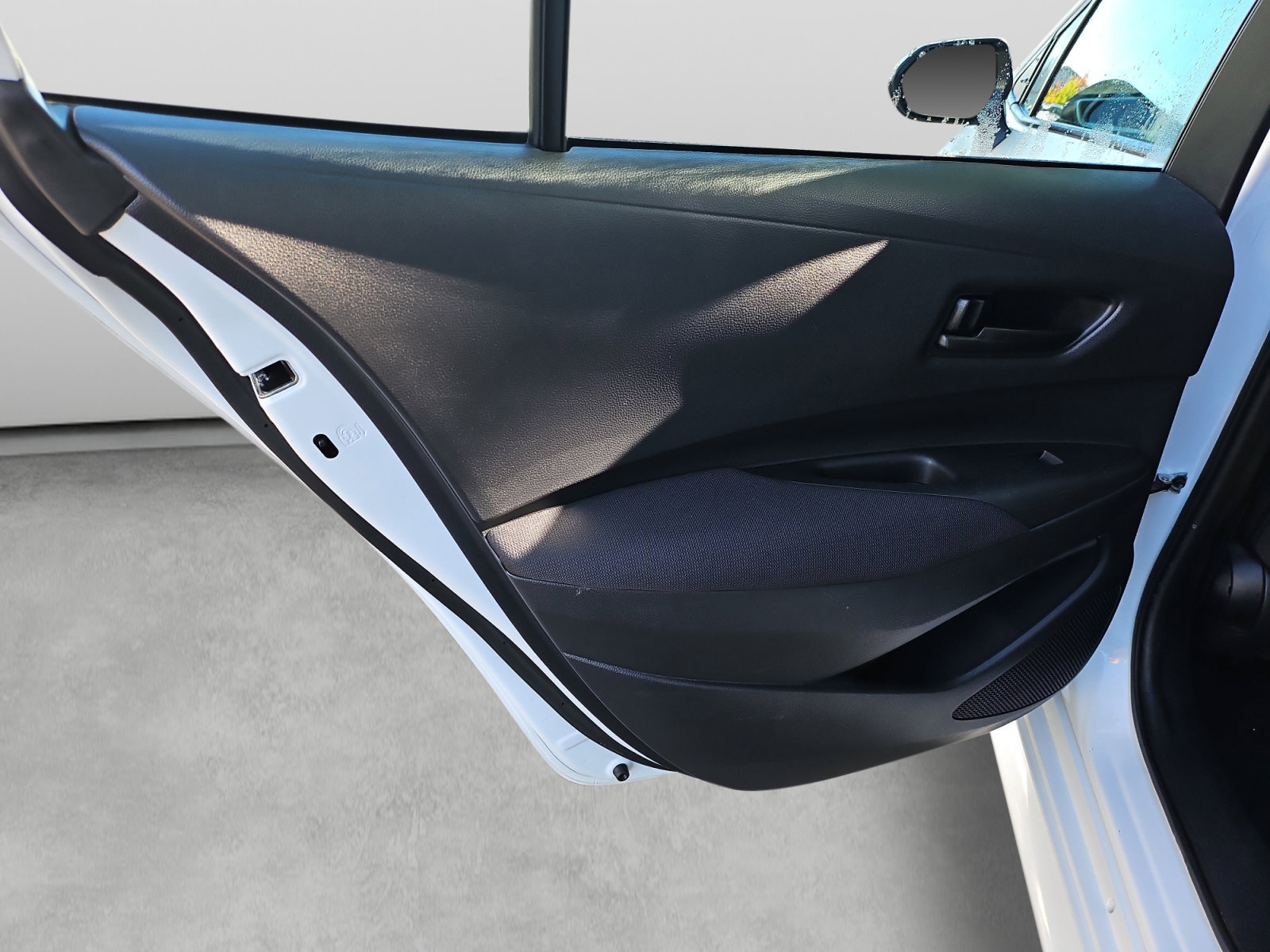 Used 2025 Toyota Corolla LE FWD image 35