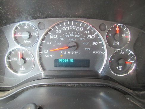 Used 2015 Chevrolet Express 2500 RWD image 33