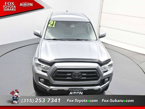 Used 2021 Toyota Tacoma SR5 AWD/4WD image 31