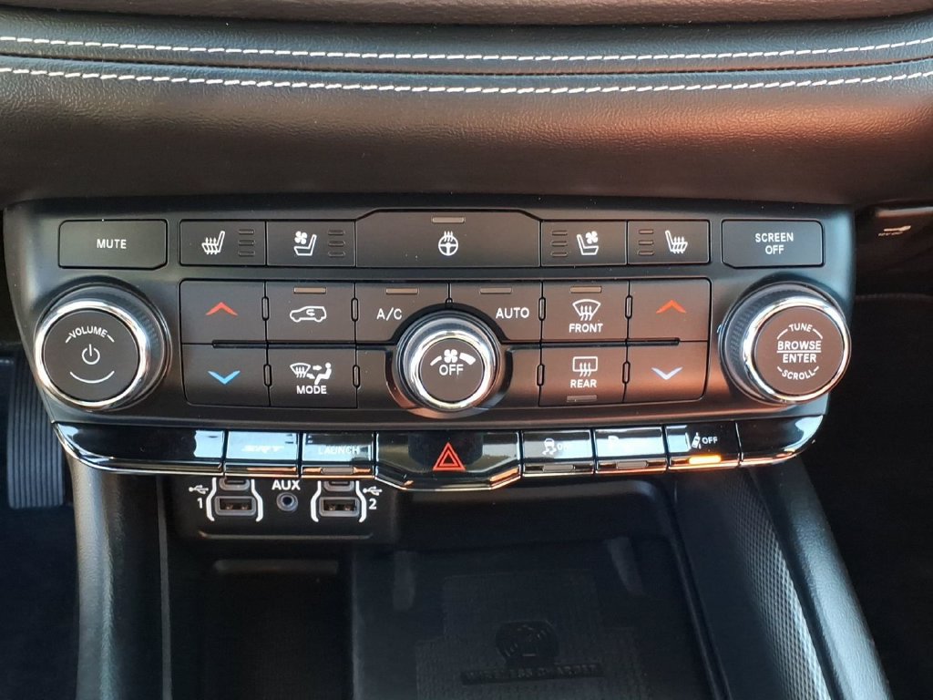 Used 2022 Dodge Durango SRT w/ Technology Group AWD/4WD image 8