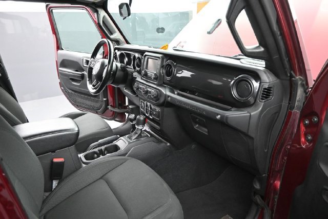 Used 2021 Jeep Wrangler Unlimited Sport AWD/4WD image 22