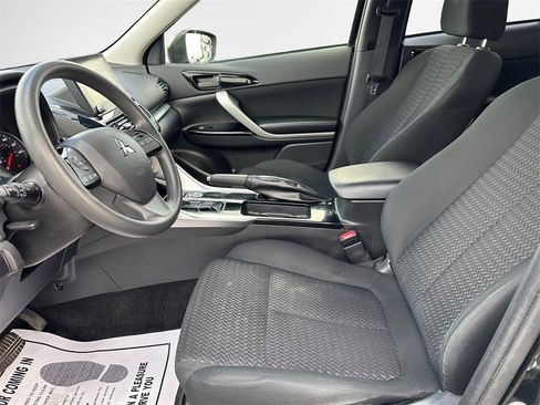 Used 2023 Mitsubishi Eclipse Cross LE image 12