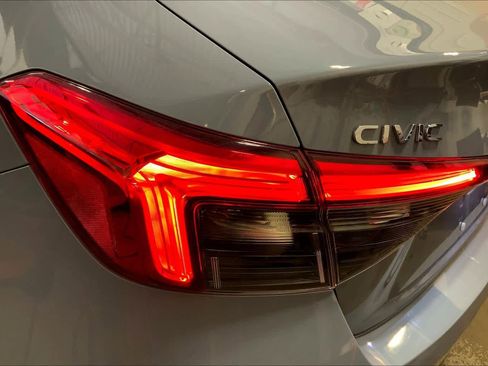 Used 2024 Honda Civic Sport image 28