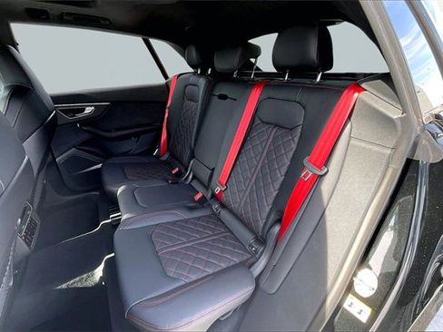 New 2026 Audi SQ8 Prestige image 12