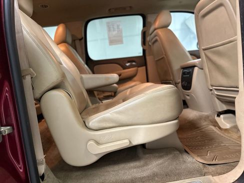 Used 2011 Chevrolet Suburban LTZ AWD/4WD image 22