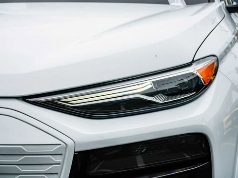 Used 2025 Audi Q6 e-tron Premium w/ Convenience Package image 7