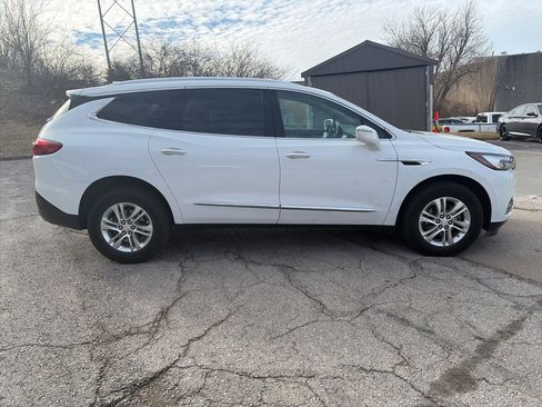 Used 2018 Buick Enclave Essence image 4