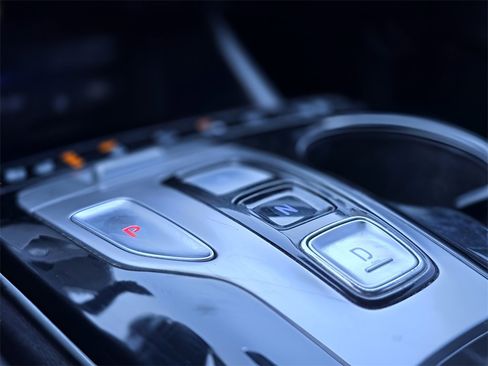 Certified 2023 Hyundai Tucson Limited w/ Winter Package image 37