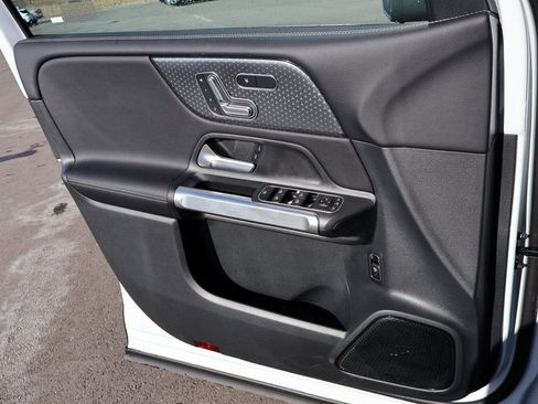 New 2026 Mercedes-Benz GLB 250 4MATIC image 37