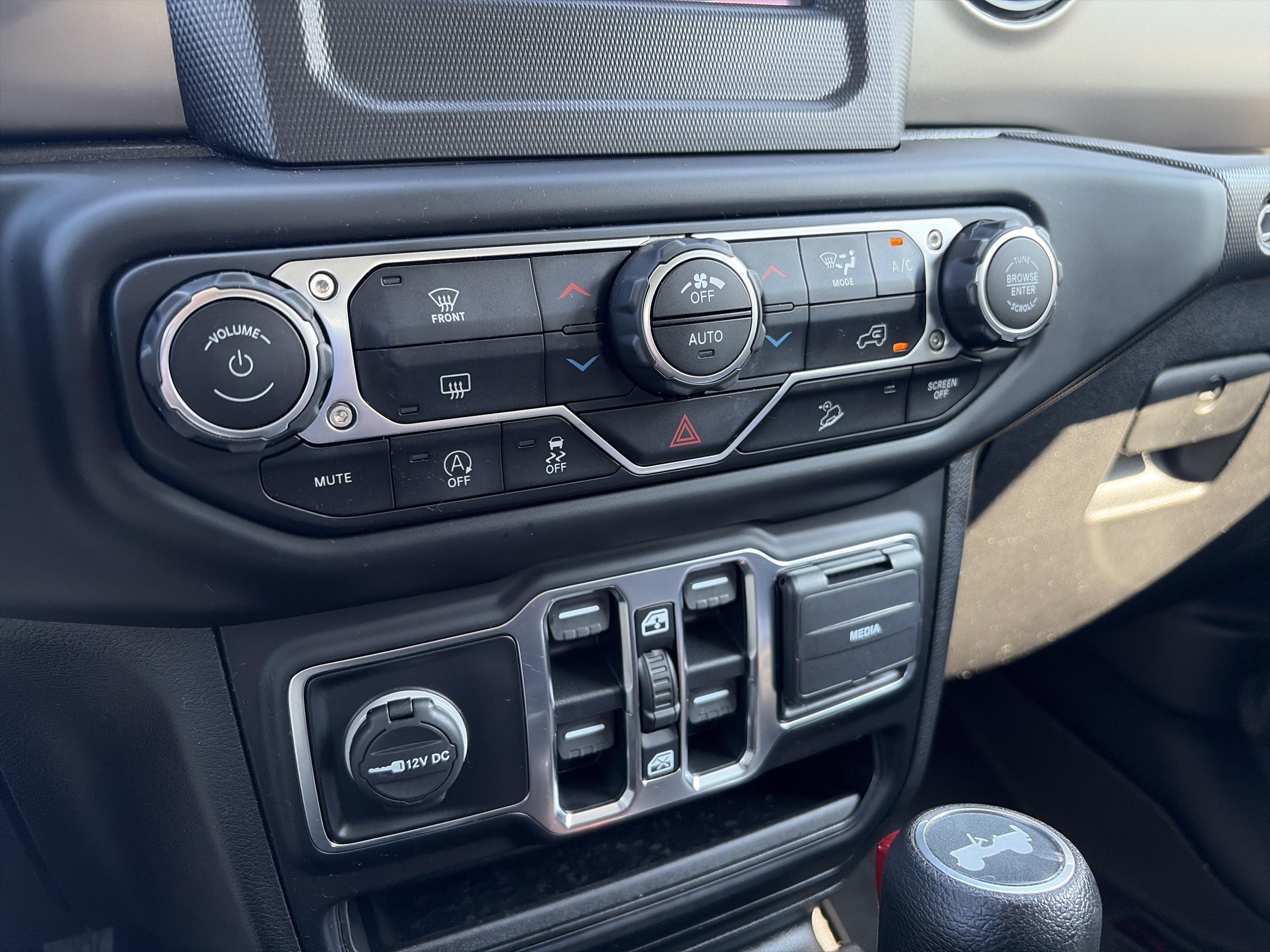 Used 2020 Jeep Wrangler Unlimited Sport S AWD/4WD image 32