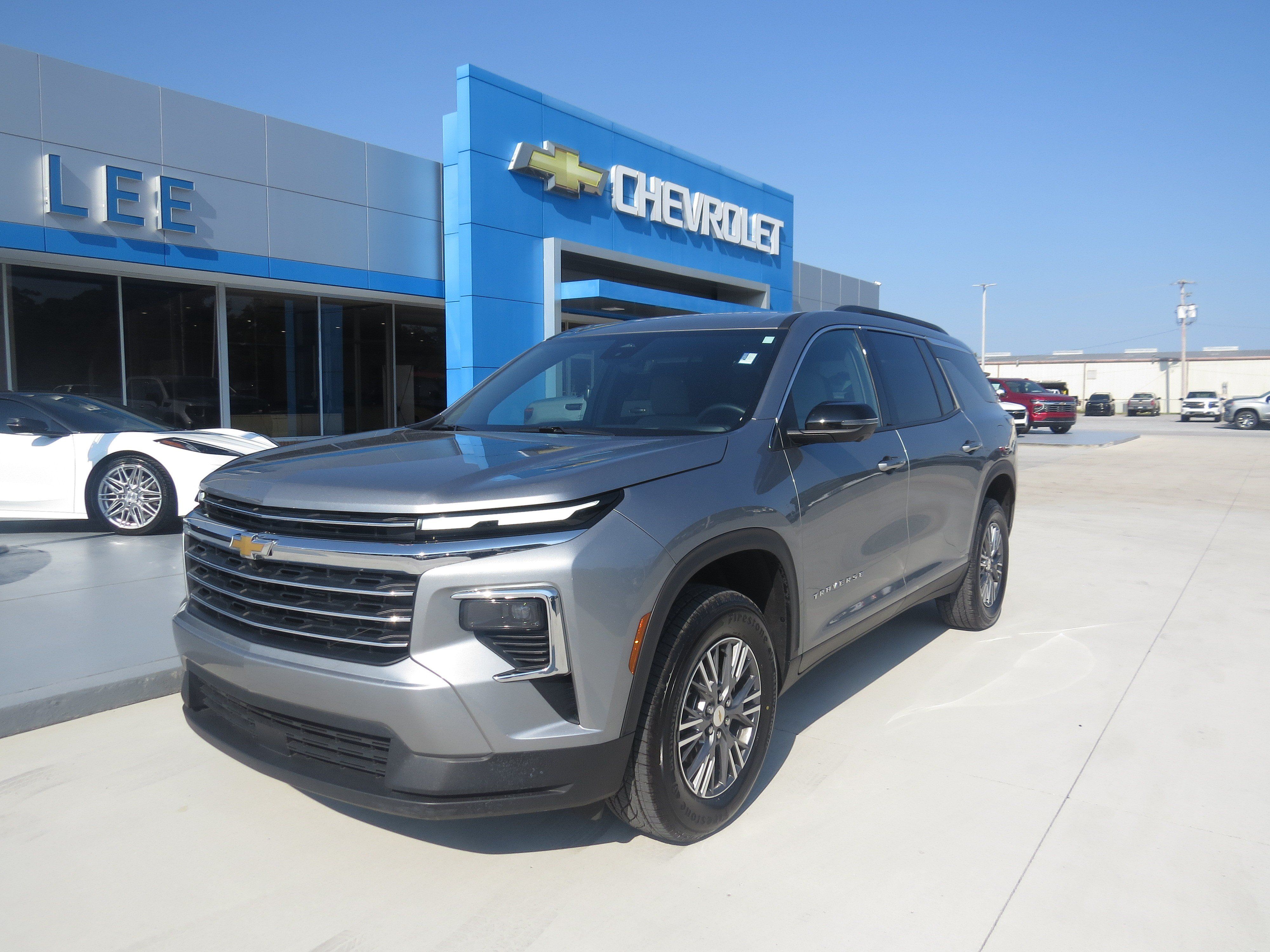 Used 2026 Chevrolet Traverse LT w/ Driver Confidence Package FWD image 9