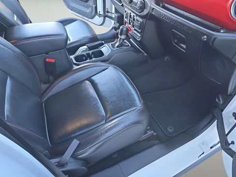 Used 2020 Jeep Wrangler Unlimited Rubicon image 34
