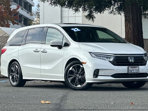 Used 2022 Honda Odyssey Elite image 2