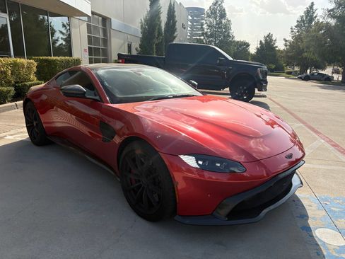 Used 2019 Aston Martin V8 Vantage Coupe RWD image 3