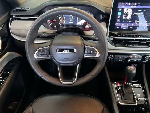 Used 2025 Jeep Compass Limited AWD/4WD image 14