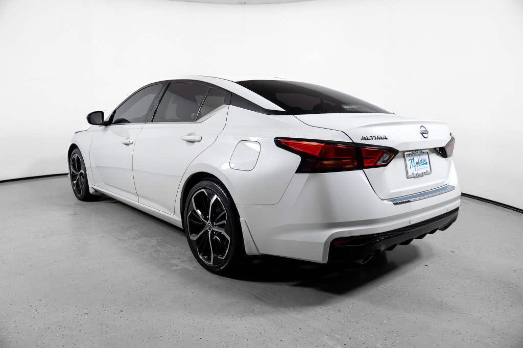 Used 2023 Nissan Altima 2.5 SR FWD image 10