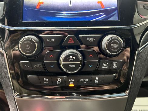 Used 2020 Jeep Grand Cherokee Limited AWD/4WD image 17