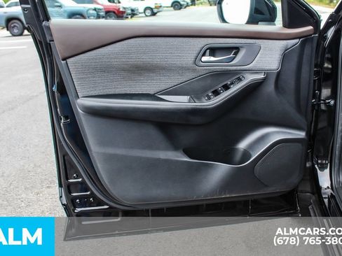 Used 2023 Nissan Rogue SV FWD image 33