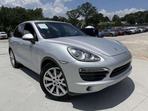 Used 2013 Porsche Cayenne S AWD/4WD image 3