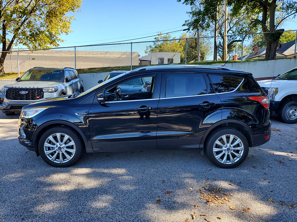 Certified 2018 Ford Escape Titanium FWD image 3