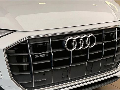 Used 2023 Audi Q8 Premium w/ Convenience Package AWD/4WD image 32