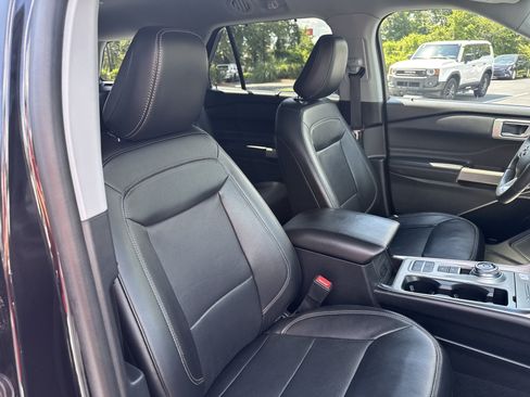 Used 2024 Ford Explorer Limited RWD image 37