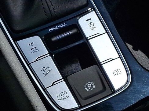 Used 2025 Hyundai Tucson SE image 26