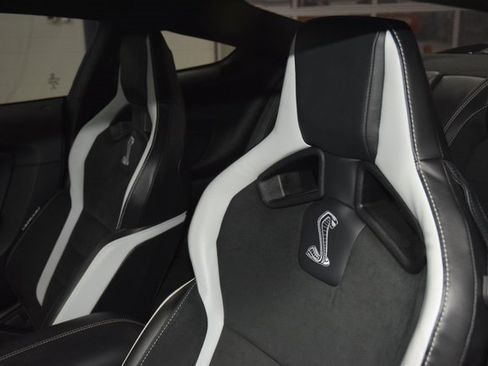 Used 2021 Ford Mustang Shelby GT500 w/ Technology Package image 41