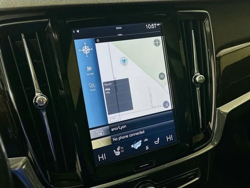Used 2018 Volvo S90 T6 Momentum w/ Convenience Package image 14