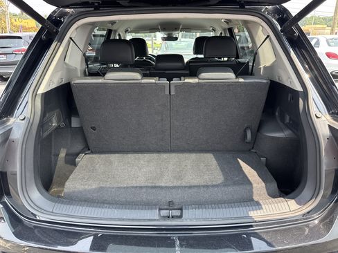 Used 2024 Volkswagen Tiguan SE FWD image 13