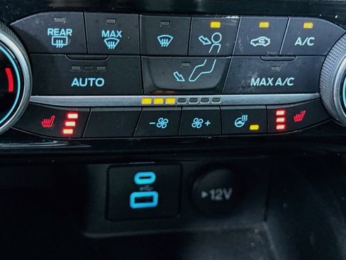 Used 2022 Ford Escape SEL w/ Technology Package AWD/4WD image 12
