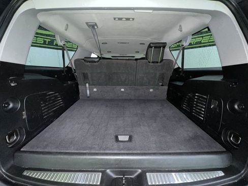 Used 2019 Chevrolet Suburban LT AWD/4WD image 16