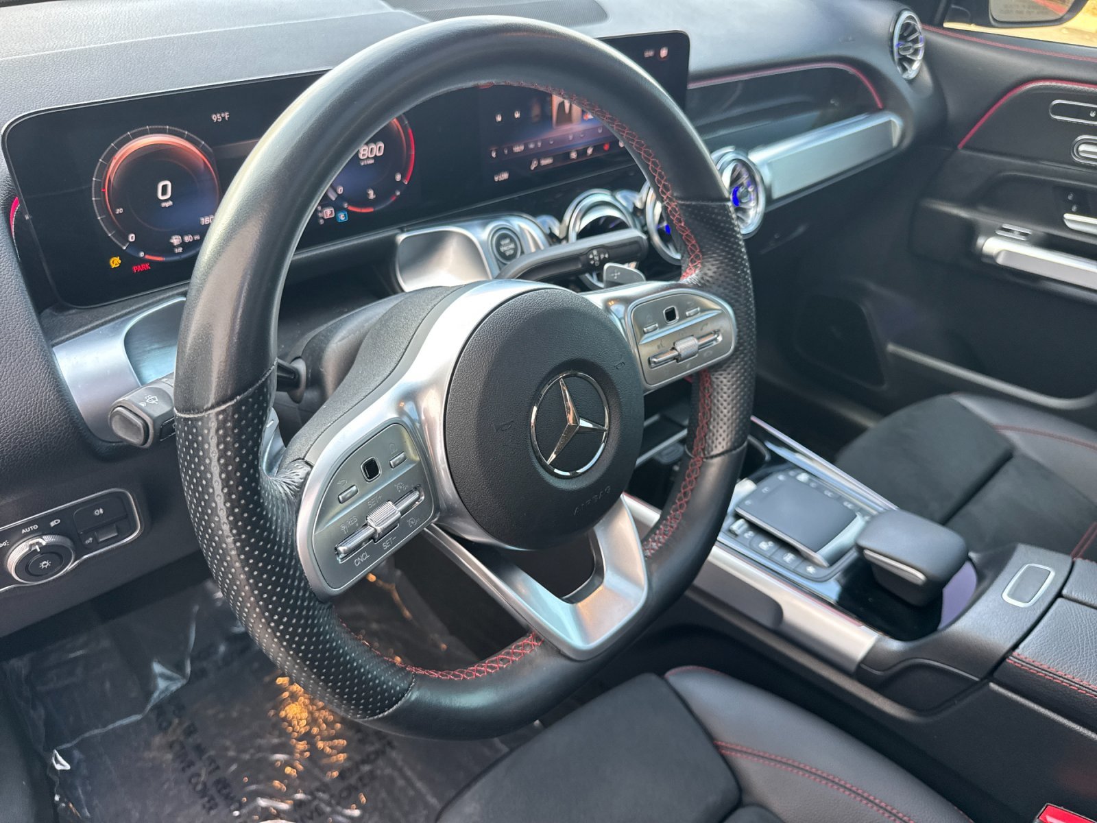 Used 2023 Mercedes-Benz GLB 250 4MATIC image 10